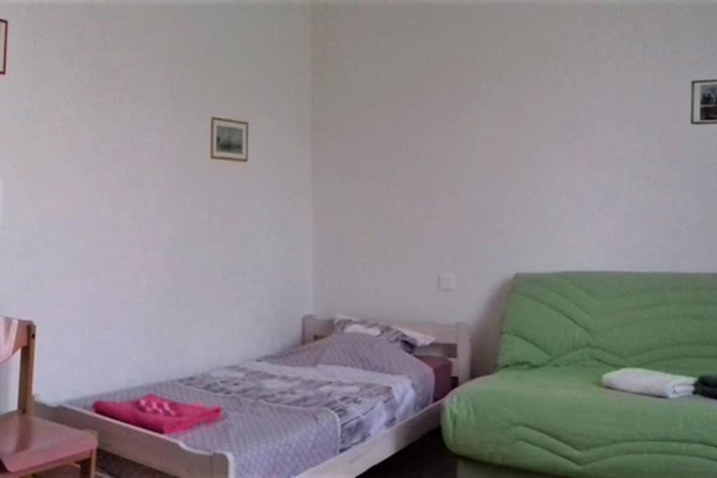 Spacieux Appartement Proche Centre Et Piscine Condom Zewnętrze zdjęcie